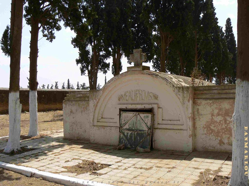 HAMMAM BOU HADJAR 2009 LE CIMETIERE   (42).jpg